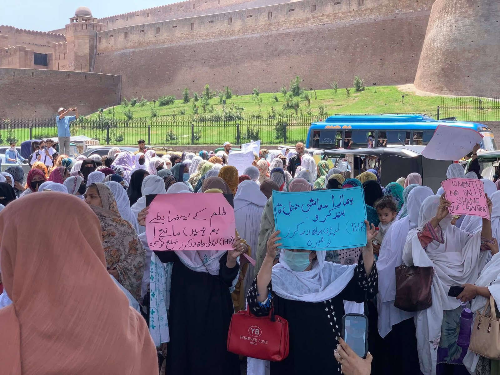 LHWs stage protest in Peshawar demanding 10 months pending salaries
