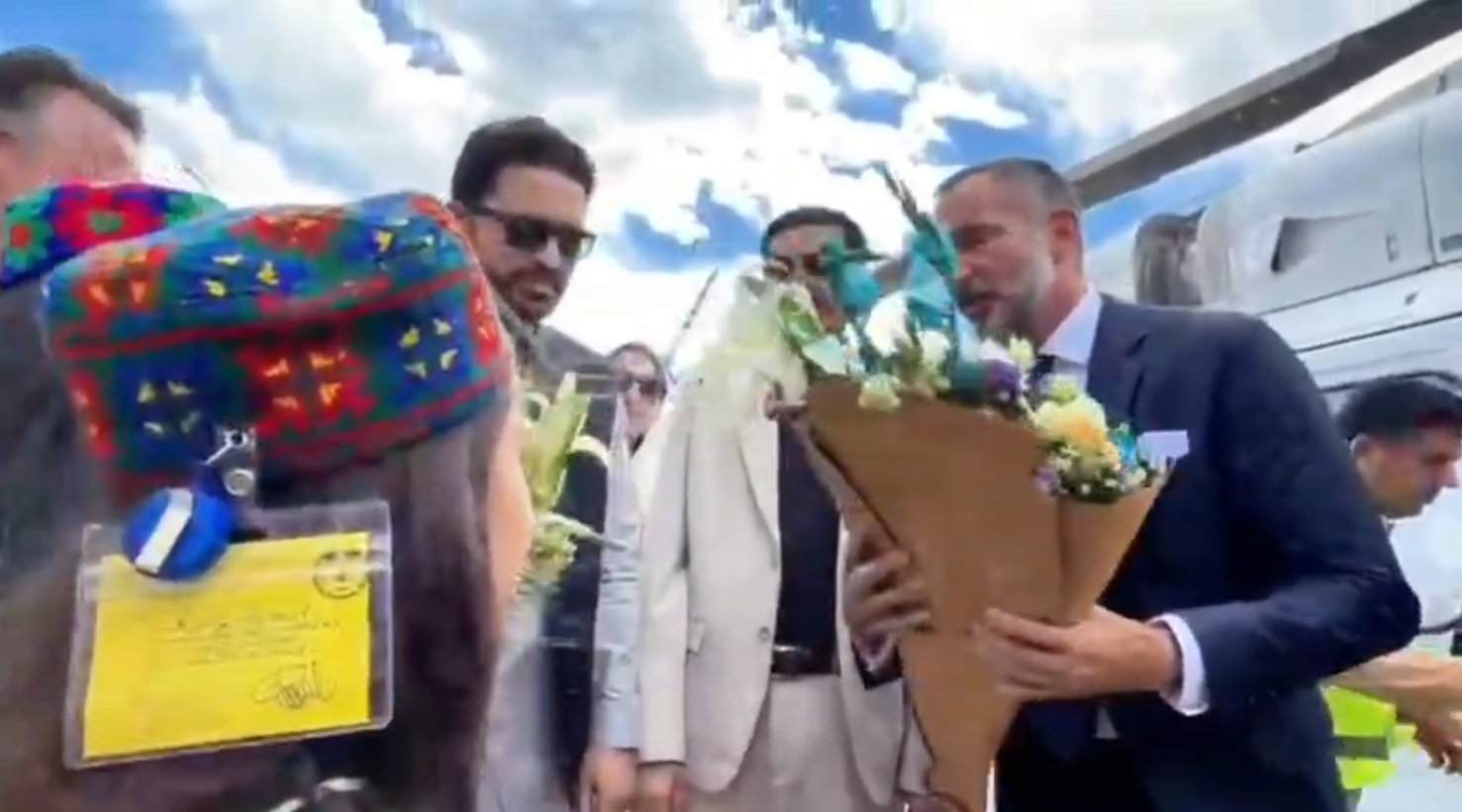KP CM, Governor warmly welcome Prine Rahim Aga Khan V in Chitral