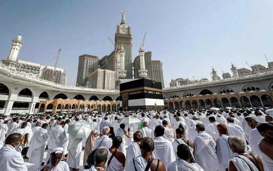 The Ministry of Religious Affairs has issued important guidelines for Pakistani pilgrims intending to perform Hajj, advising them to focus on necessities while travelling rather than carrying extra, burdensome luggage.