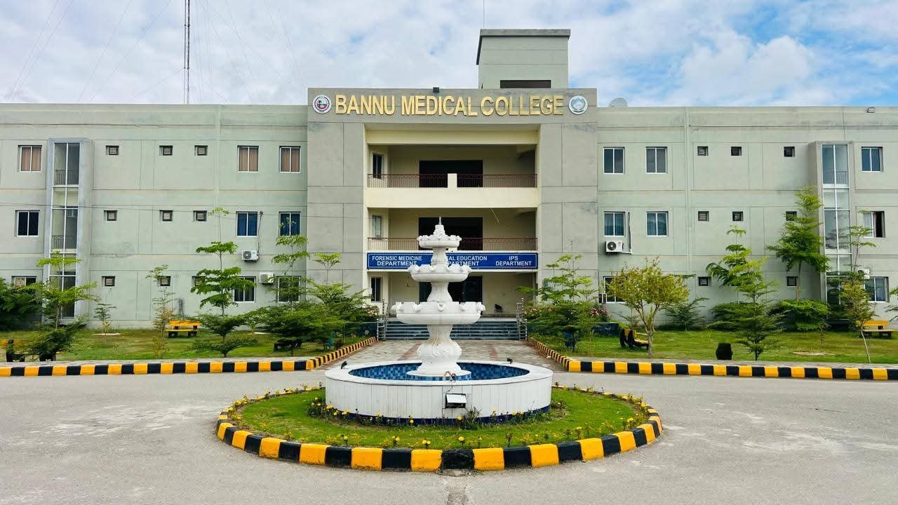 Administrative crisis hits Bannu Medical College after dean’s resignation