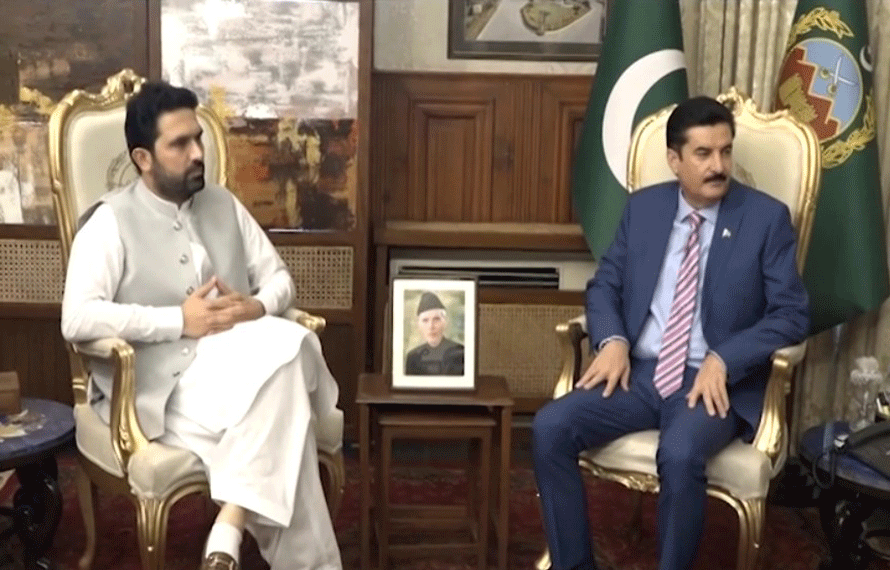 KP Governor, CM Afridi meet to discuss law and order