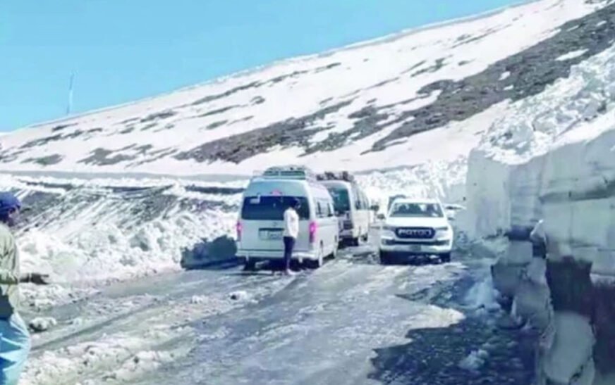 The Gilgit-Baltistan Police have announced that Babusar Road will remain closed to all traffic until June 6, as continuous snowfall and adverse weather conditions have made travel unsafe.
