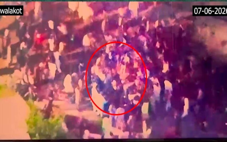 A shocking and violent attack on police personnel in Rawalakot has left authorities and citizens alarmed, as a disturbing video of the incident circulated on social media on Monday. The footage reportedly shows attackers opening fire on law enforcement officers, followed by the desecration of a fallen officer’s body.