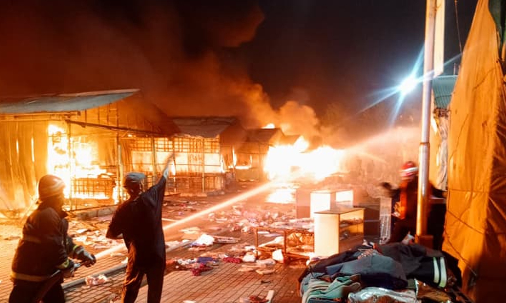 Fire breaks out at Islamabad Sunday bazaar, over 70 stalls affected