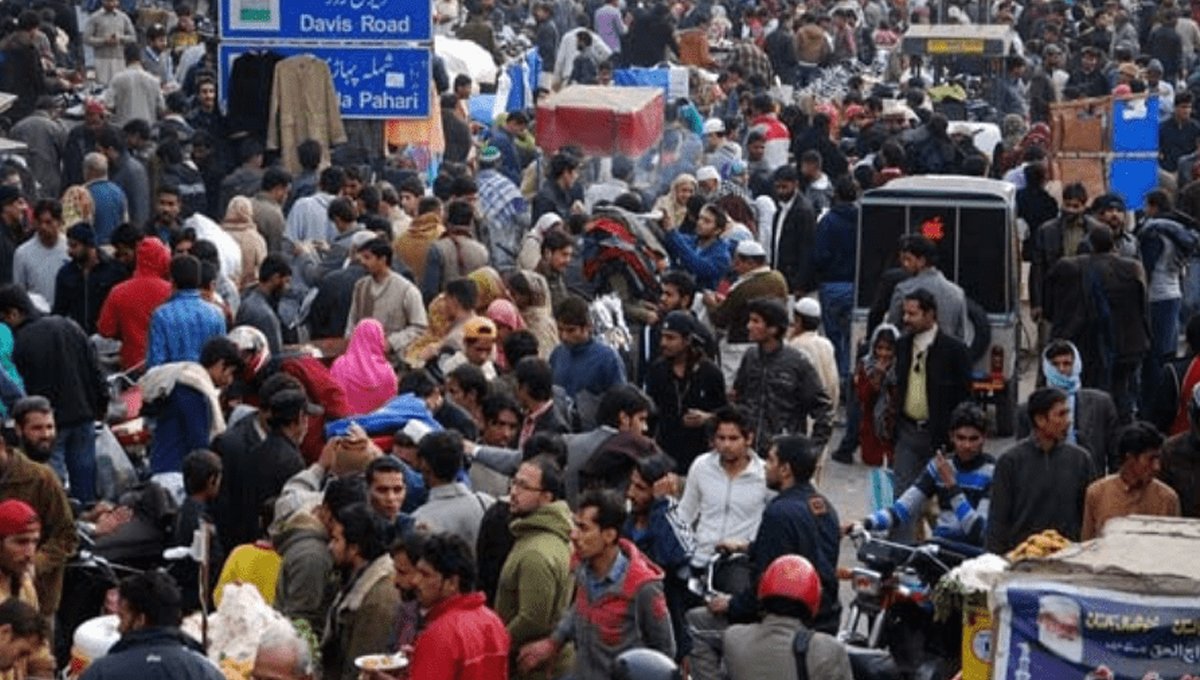 Pakistan Population Hits Record 252 Million, Gender Gap 7.1 Million
