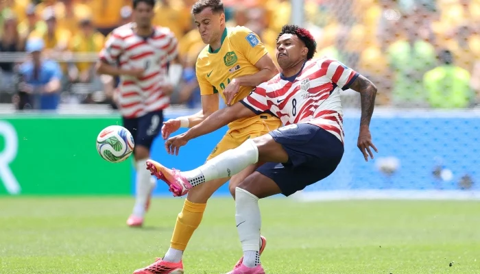 US beat Australia 2-0 to advance to World Cup knockouts