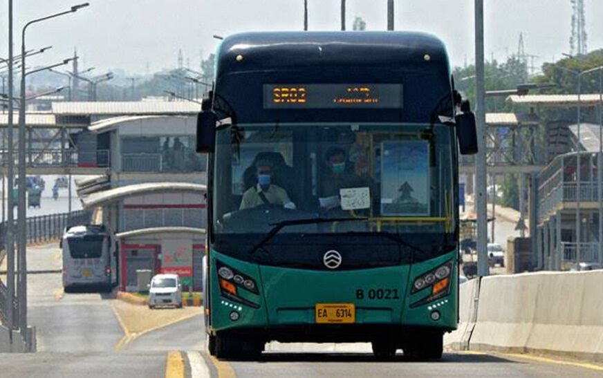 Driver Negligence Blamed as Two BRT Buses Collide in Peshawar