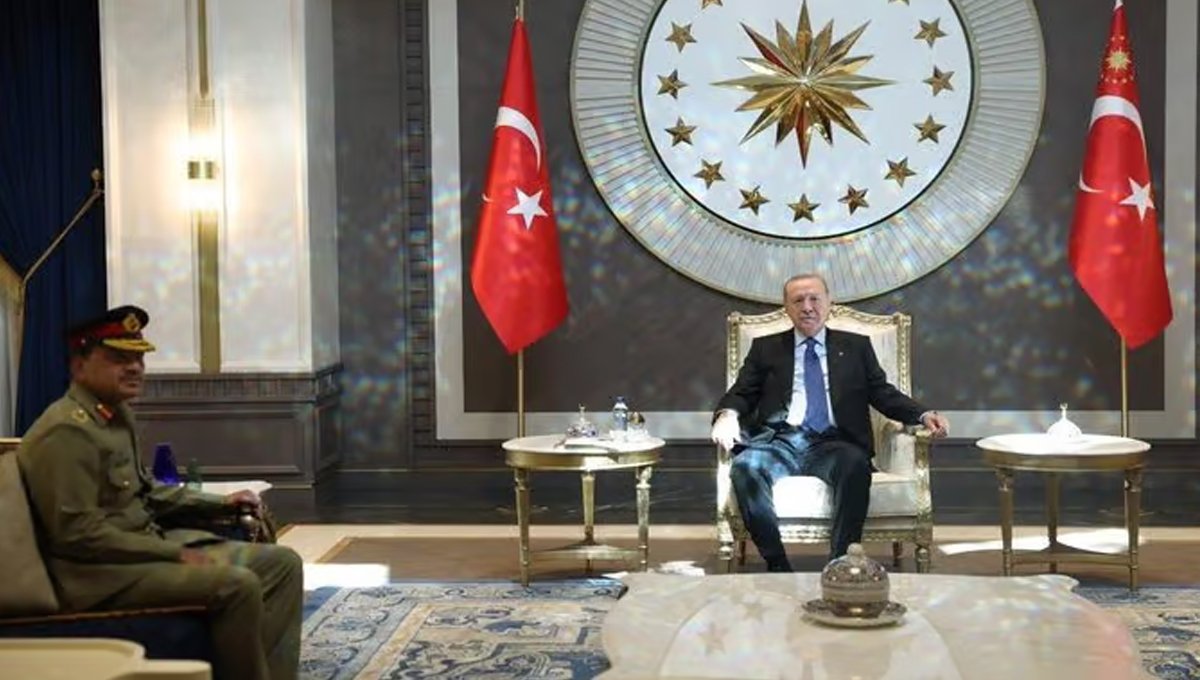 Field Marshal Asim Munir Meets Erdoğan, Receives Top Military Honor