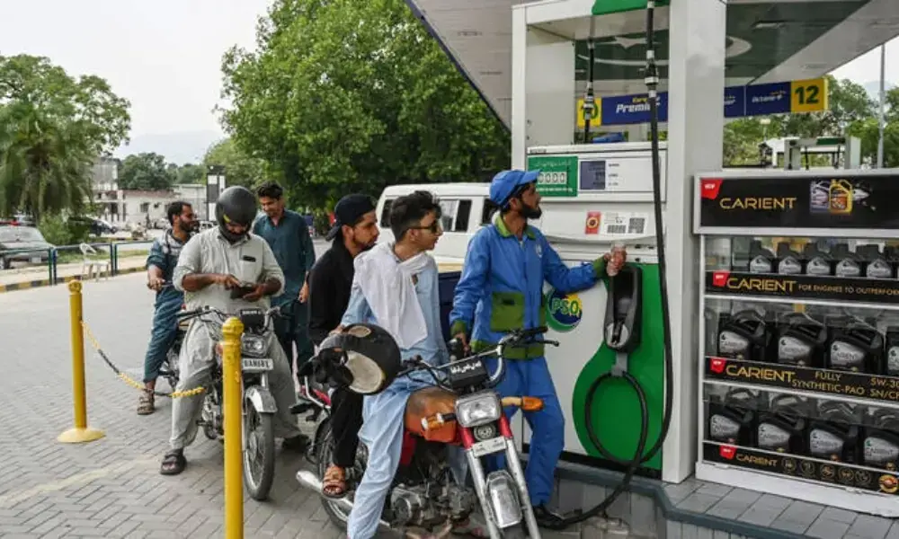 Govt Keeps Fuel Prices Unchanged