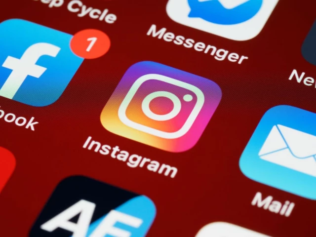 Facebook, Instagram Down Worldwide