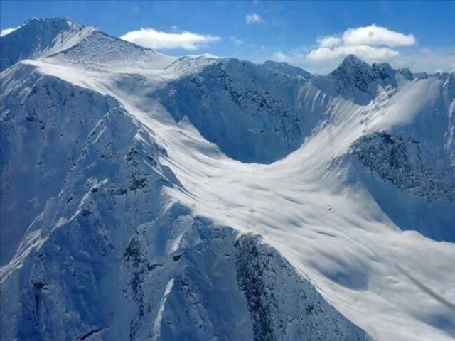 Four bodies recovered in Broad Peak avalanche incident as rescue efforts continue