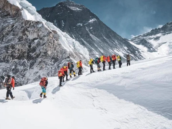 10 mountaineers missing in Pakistan Broad Peak avalanche incident