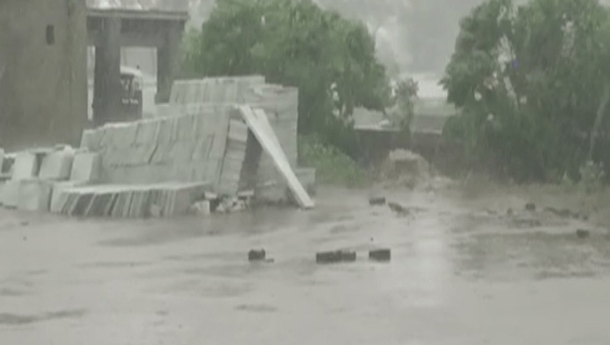Heavy Rain, Thunderstorms to Hit KP: PDMA Issues Province-Wide Weather Alert