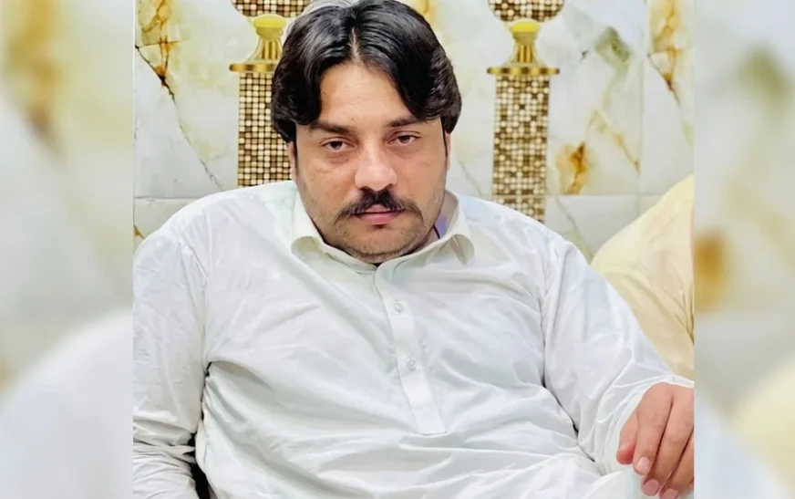 Who is Mumtaz alias Mumtazay in Peshawar?