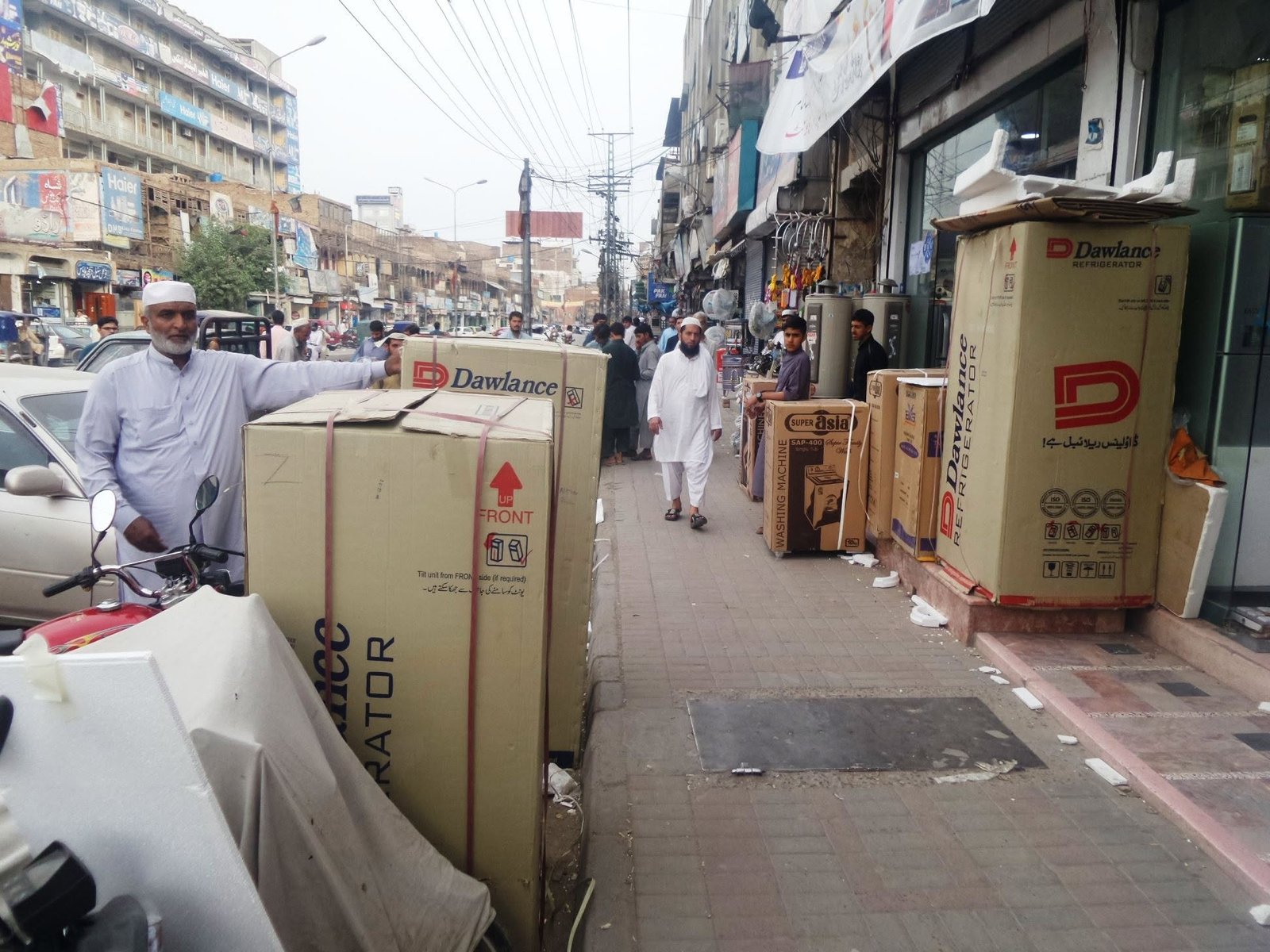 Anti-encroachment drive clears Bachakhan Chowk in Peshawar