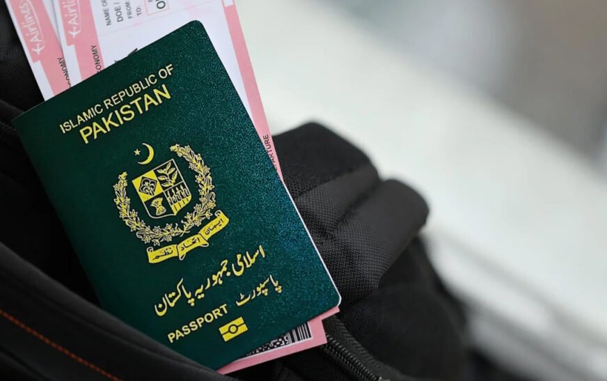 Pakistanis Traveling Abroad on Visit Visas Urged to Beware of Job Scams