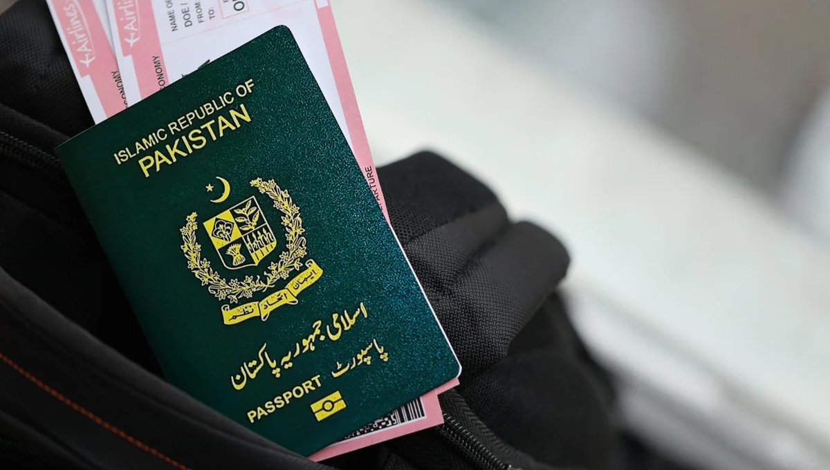 Pakistanis Traveling Abroad on Visit Visas Urged to Beware of Job Scams