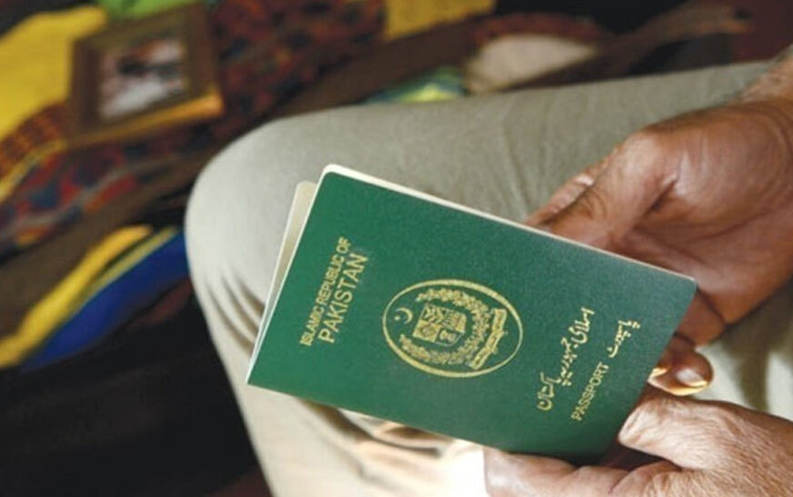 Travelling Abroad on an ‘Azad Visa’? Here’s What Could Go Wrong