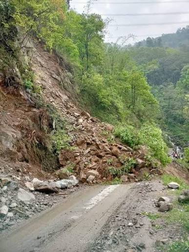 Massive Landslide Disrupts Traffic in Galiyat