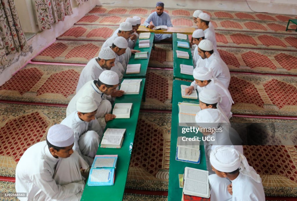KP govt launches major project for 210 religious Seminaries
