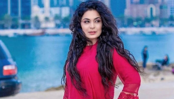 Actress Meera deported from Canadian border