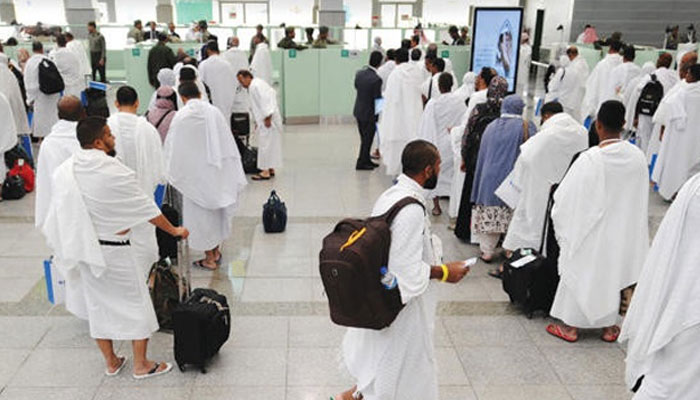 Peshawar umrah pilgrims get extension to travel without vaccination
