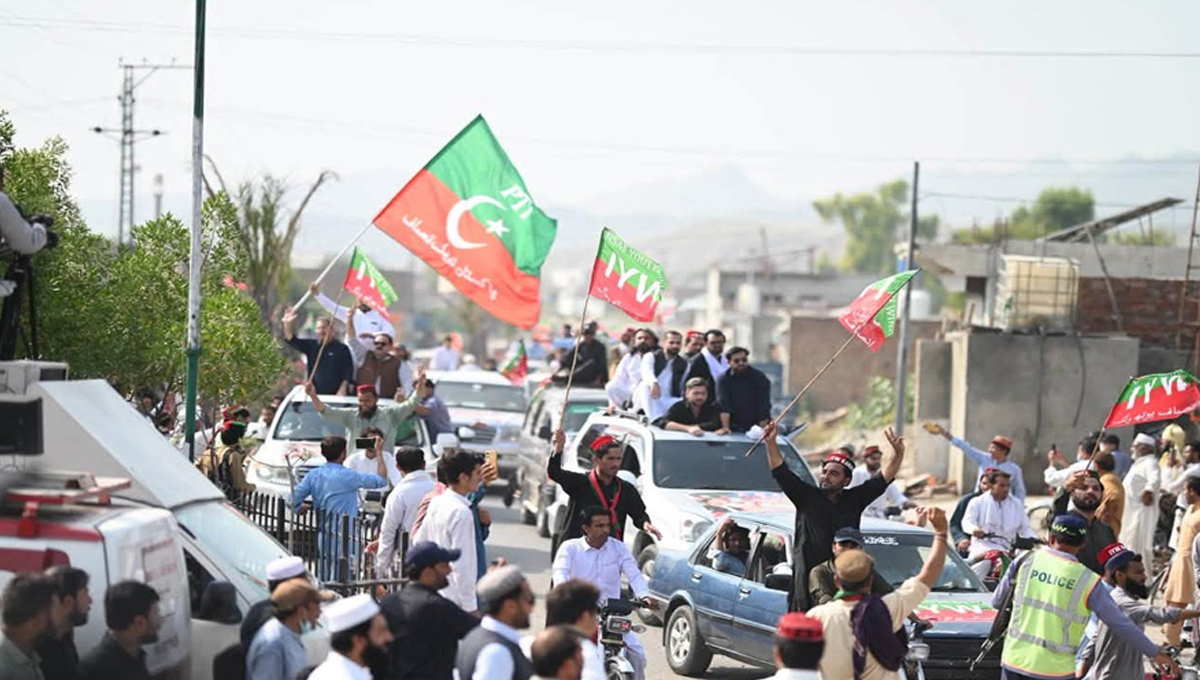 PTI’s Claims of Millions Questioned as Around 2,000 Workers Reach Lachi