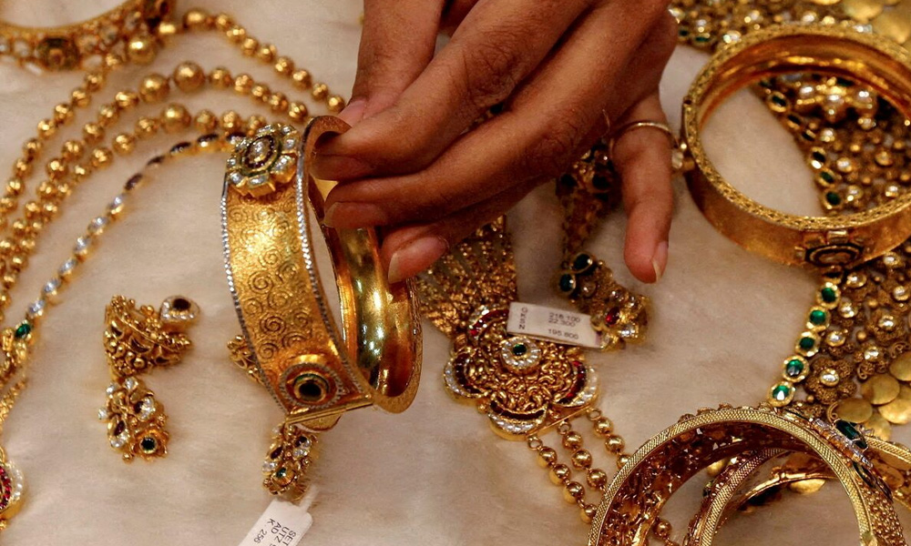 Gold Price drops again, check latest rates here