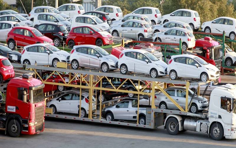 Car sales decline as auto sector, motorcycle sales rise in Pakistan