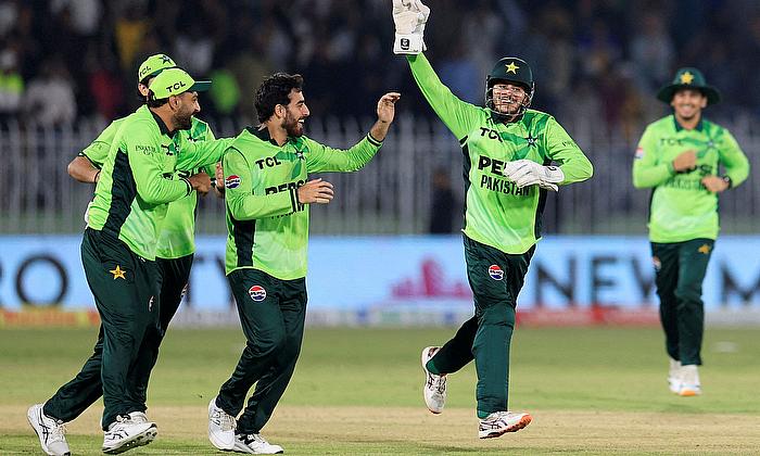 Pakistan Eye Tri-Series Final as England Seek First Win
