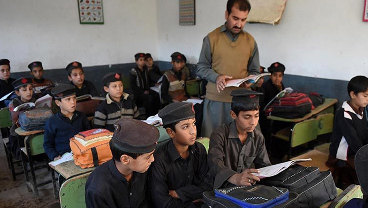 Peshawar Issues School Closure Order for October 12