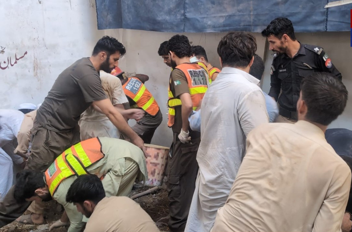 Four students dead, 20 injured as school room collapsed